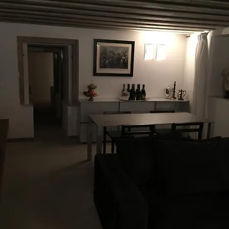 Apartment Palazzo Smith Valmarana *