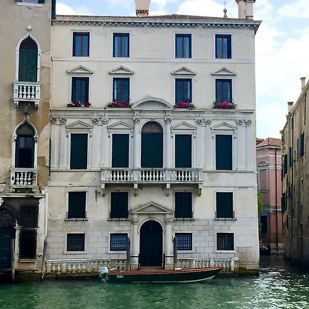 Appartamento Palazzo Smith Valmarana *